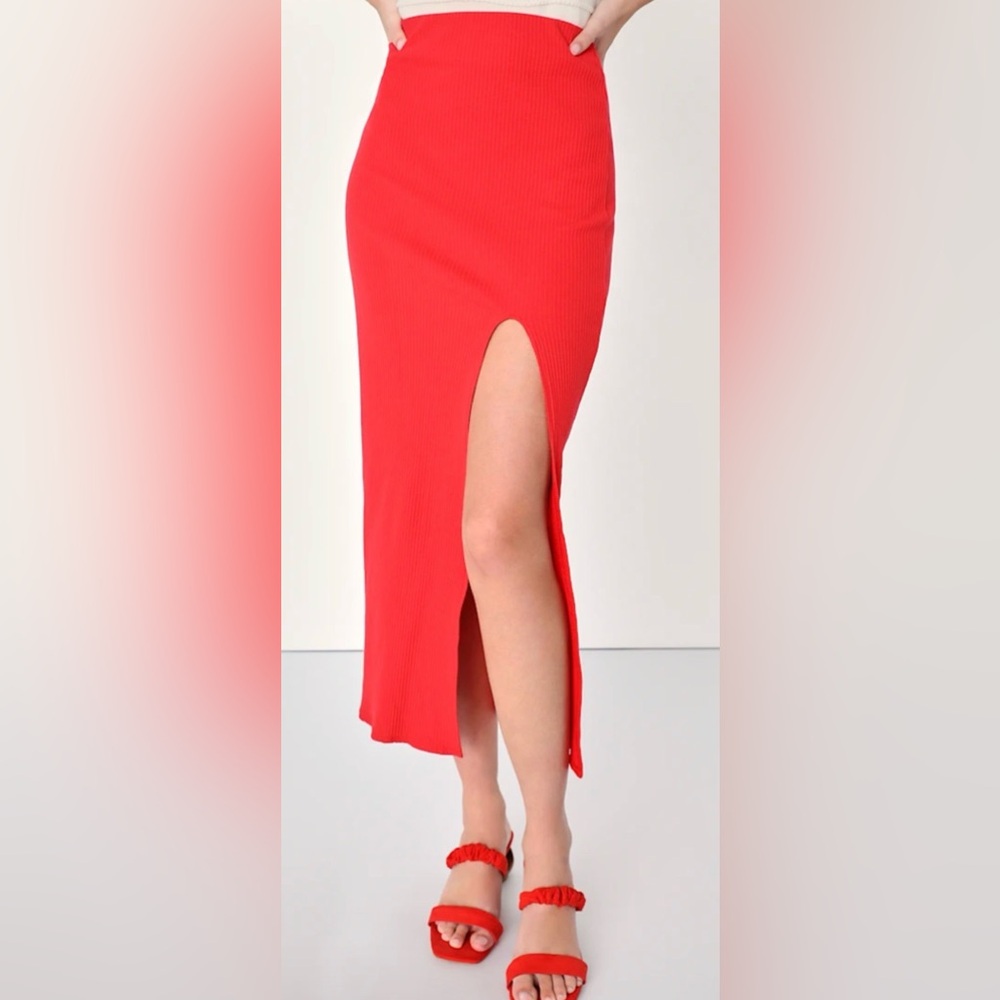 Lulu's Red Ribbed Midi Skirt with Slit